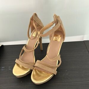 Never worn dolce vita scandals